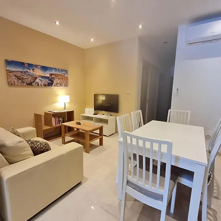 Apartman - Lovely 3 Bedroom Unit *
