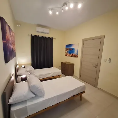 - Lovely 3 Bedroom Unit 公寓 *